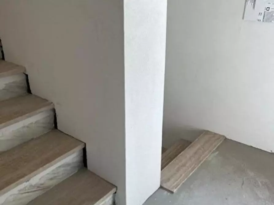 Immagine 13 di Appartamento in vendita  a Viareggio