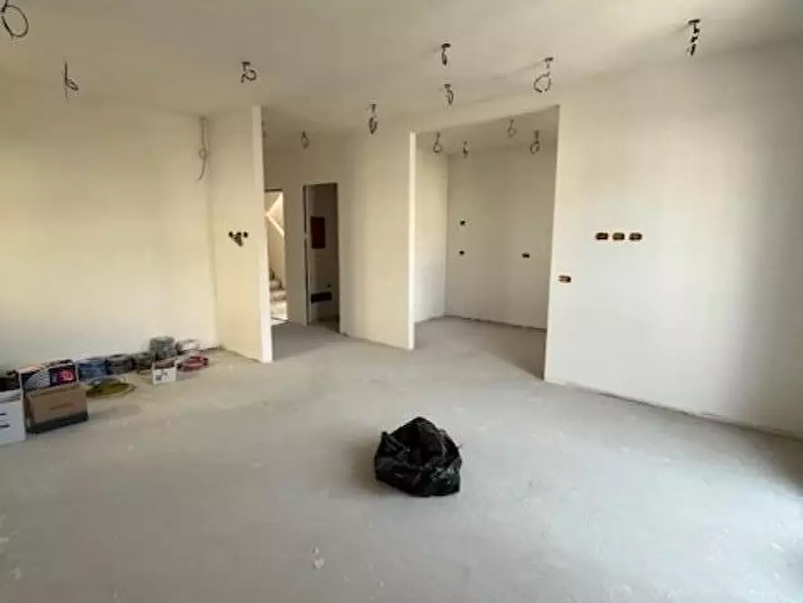 Immagine 2 di Appartamento in vendita  a Viareggio