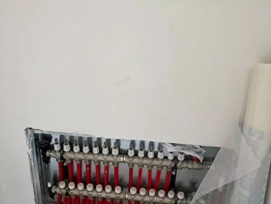 Immagine 14 di Appartamento in vendita  a Viareggio