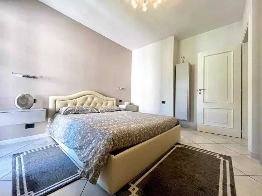 Immagine 23 di Appartamento in vendita  a Massa