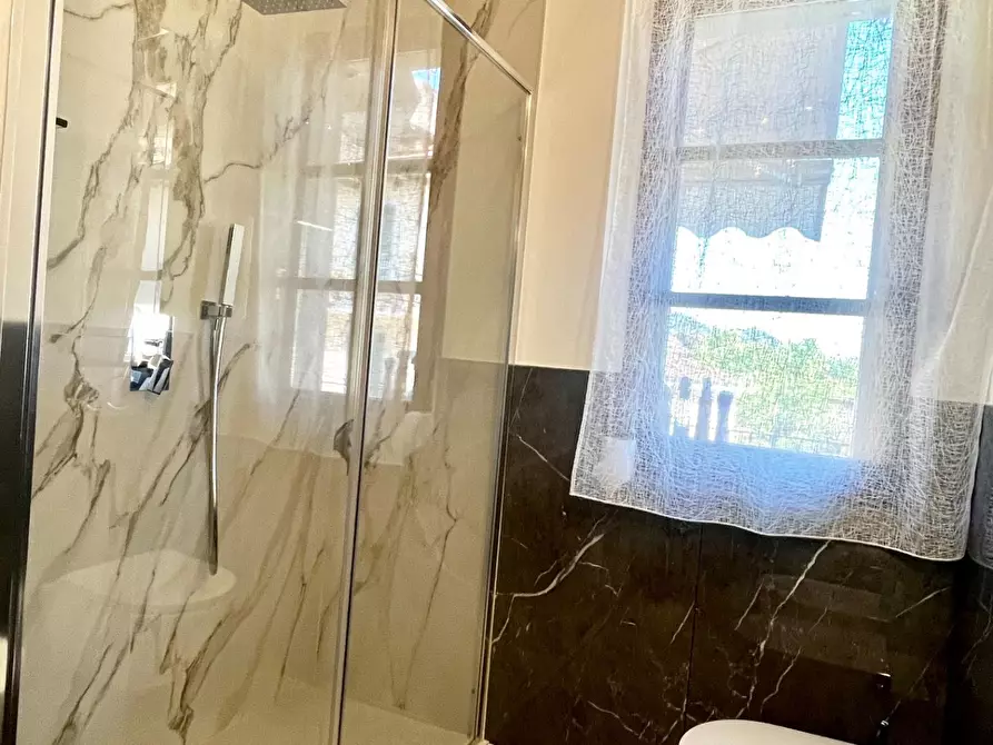 Immagine 16 di Appartamento in vendita  a Massa