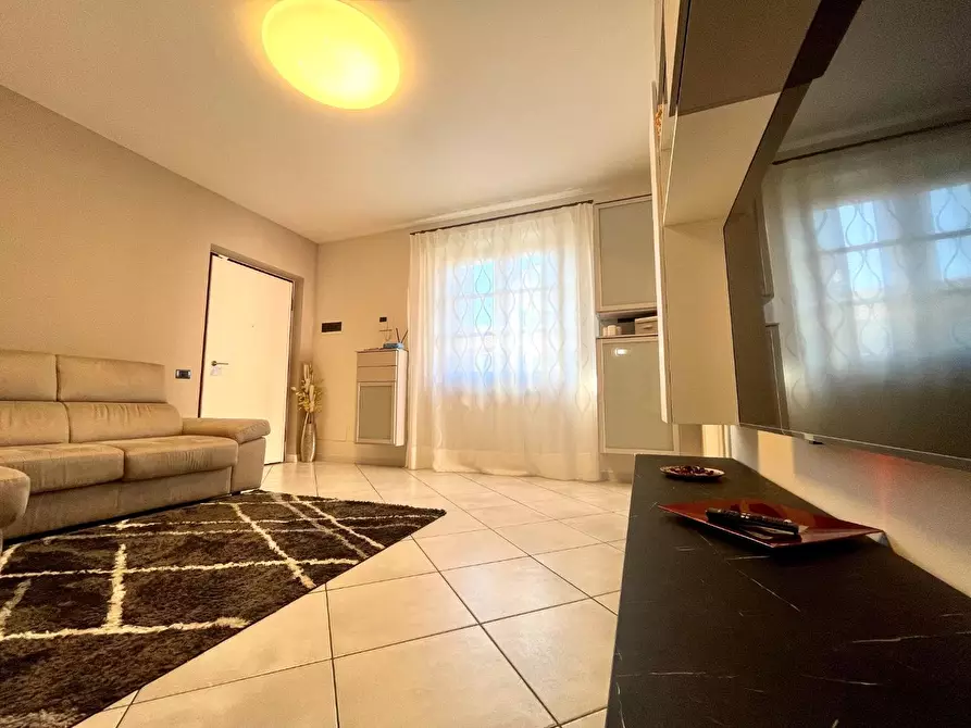 Immagine 11 di Appartamento in vendita  a Massa