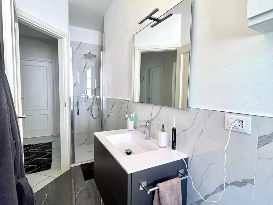 Immagine 25 di Appartamento in vendita  a Massa