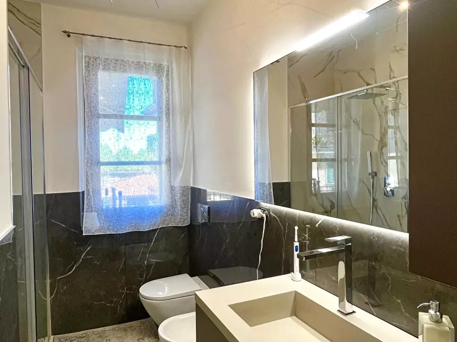 Immagine 17 di Appartamento in vendita  a Massa