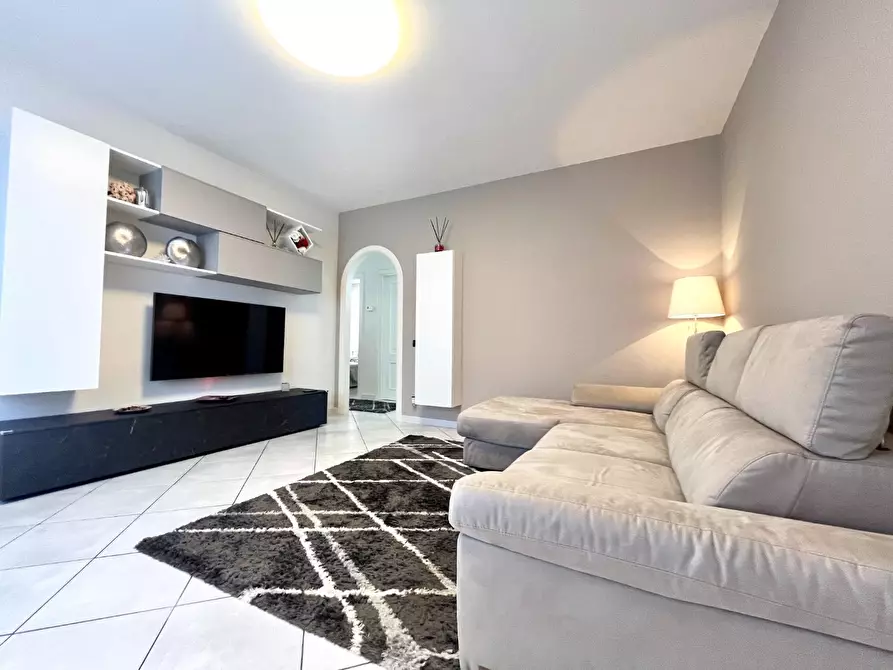 Immagine 10 di Appartamento in vendita  a Massa