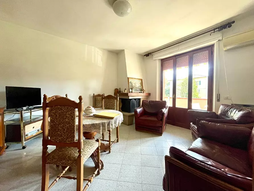Immagine 1 di Appartamento in vendita  a Asciano