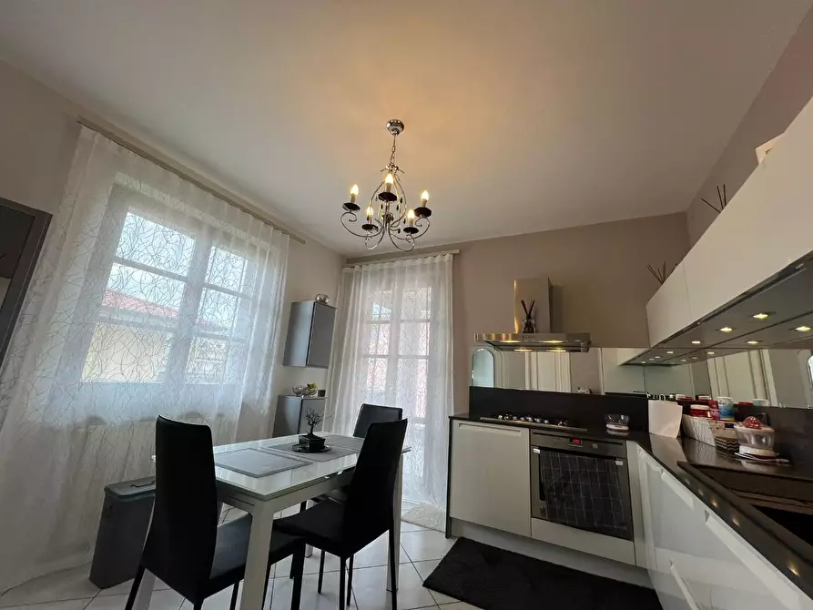 Immagine 5 di Appartamento in vendita  a Massa