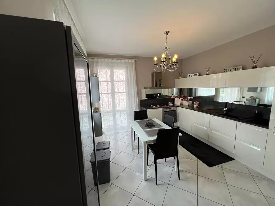 Immagine 22 di Appartamento in vendita  a Massa