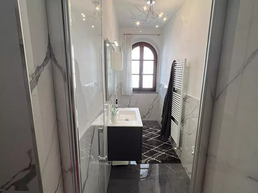 Immagine 34 di Appartamento in vendita  a Massa