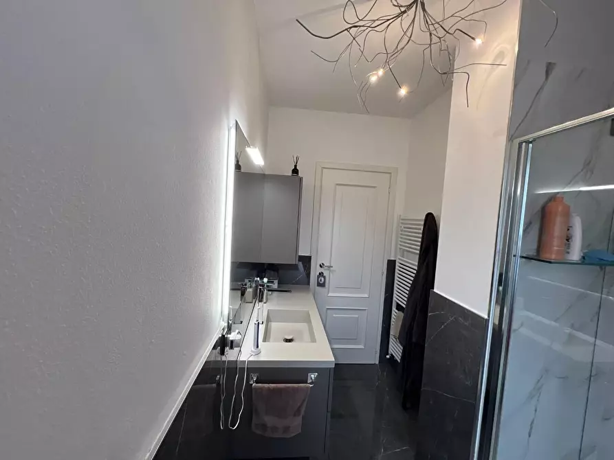 Immagine 27 di Appartamento in vendita  a Massa