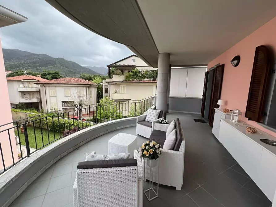 Immagine 10 di Appartamento in vendita  a Massa