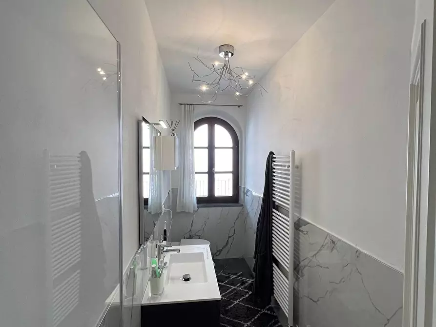 Immagine 36 di Appartamento in vendita  a Massa