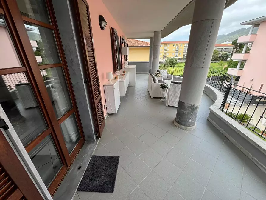 Immagine 4 di Appartamento in vendita  a Massa