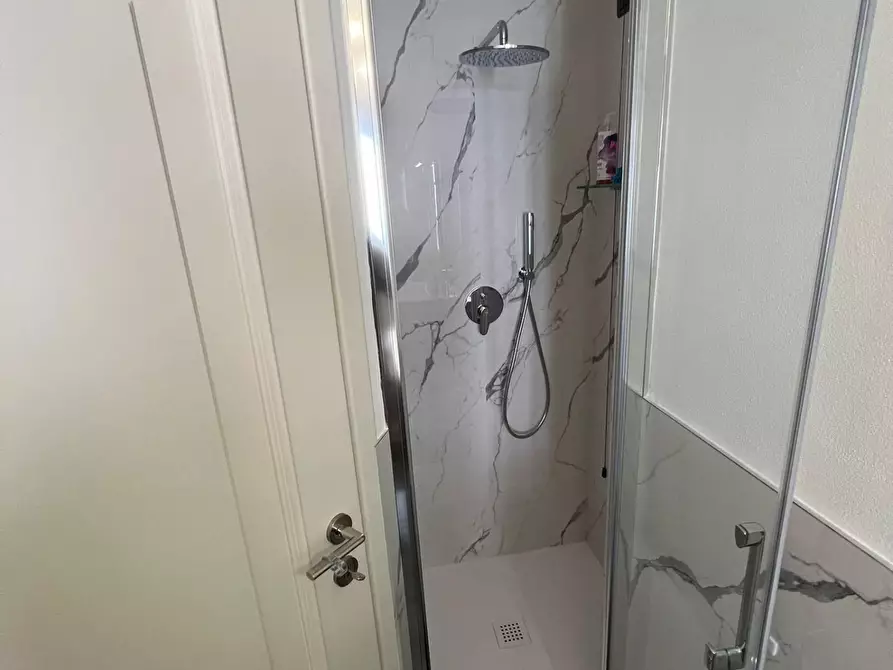 Immagine 32 di Appartamento in vendita  a Massa