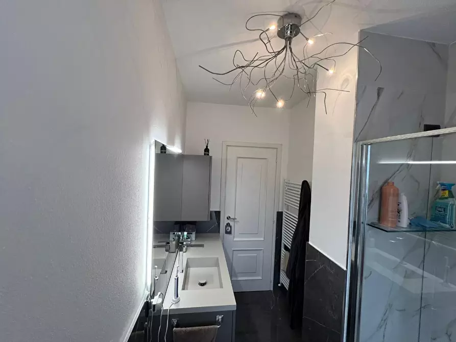 Immagine 13 di Appartamento in vendita  a Massa