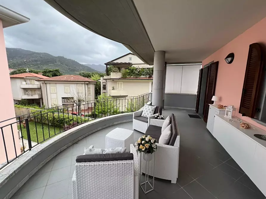 Immagine 19 di Appartamento in vendita  a Massa