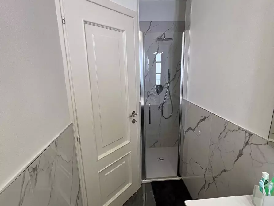 Immagine 21 di Appartamento in vendita  a Massa