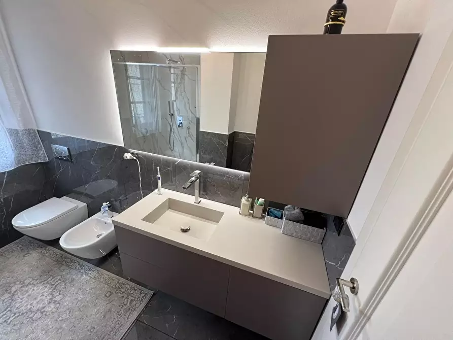 Immagine 18 di Appartamento in vendita  a Massa