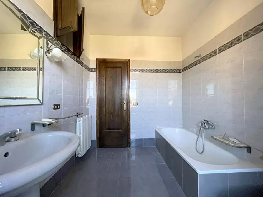 Immagine 38 di Casa bifamiliare in vendita  a Camaiore