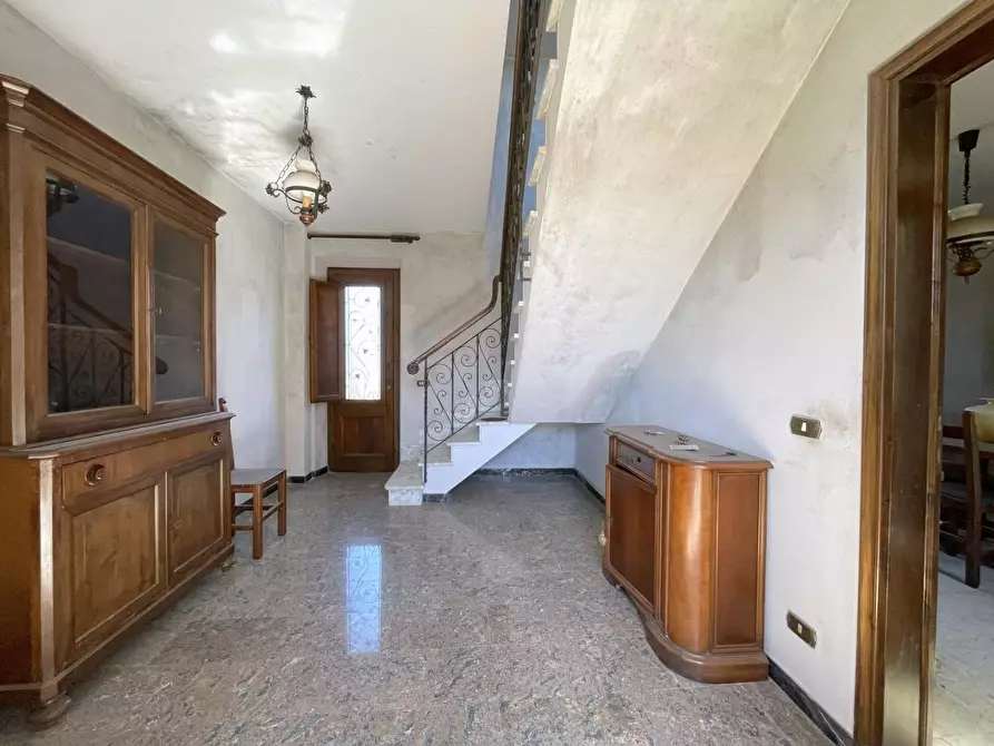 Immagine 2 di Casa bifamiliare in vendita  a Camaiore
