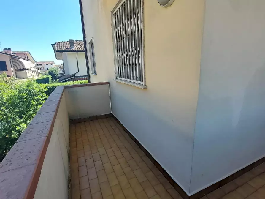 Immagine 18 di Appartamento in vendita  a Viareggio