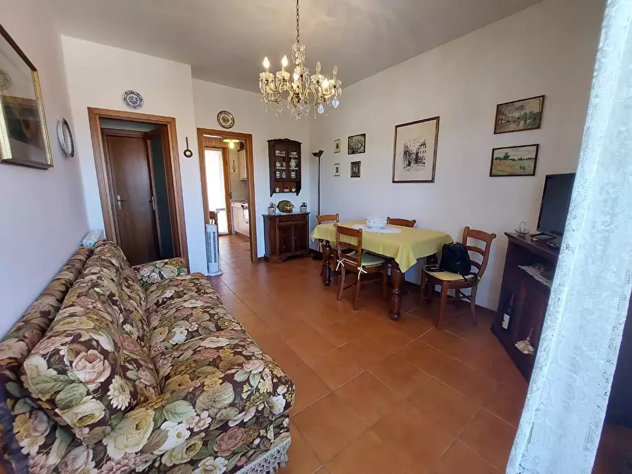 Immagine 21 di Appartamento in vendita  a Viareggio