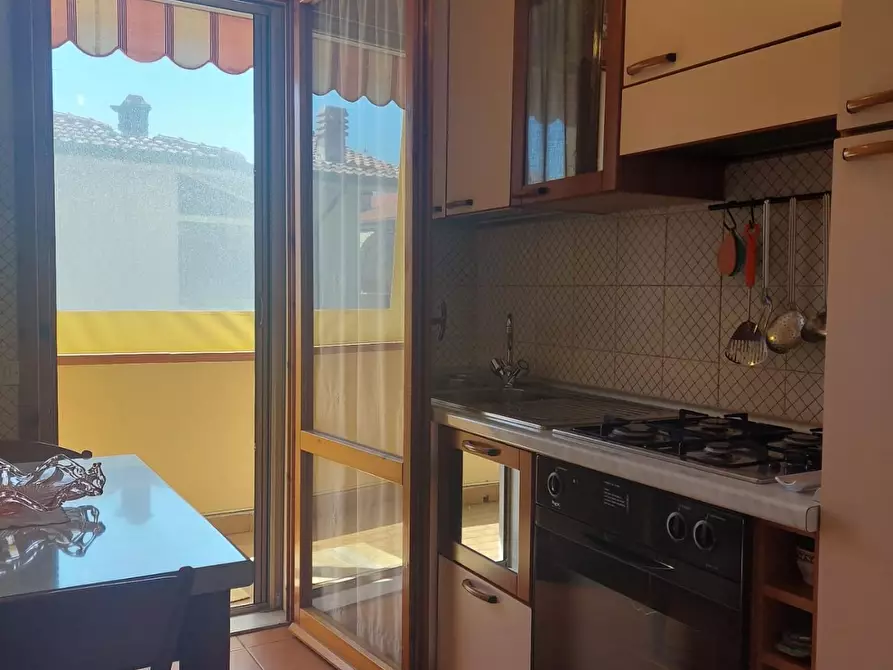 Immagine 11 di Appartamento in vendita  a Viareggio