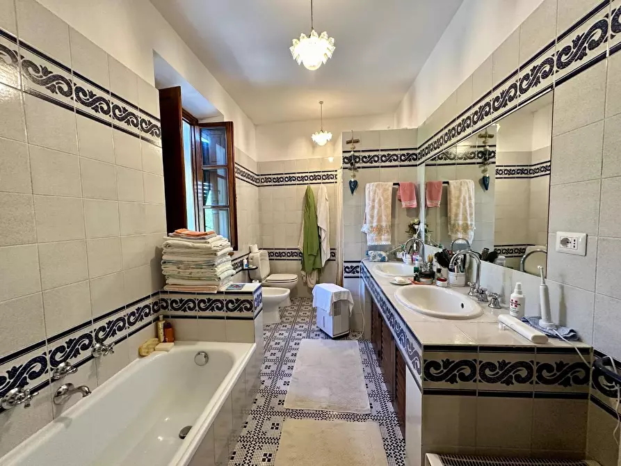 Immagine 26 di Rustico / casale in vendita  a Capannori