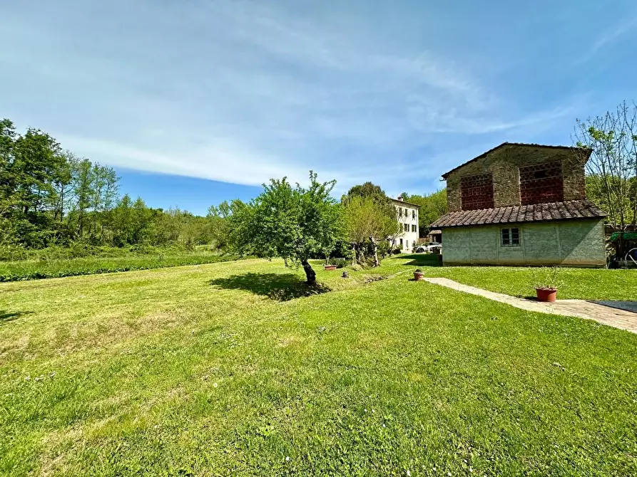 Immagine 2 di Rustico / casale in vendita  a Capannori