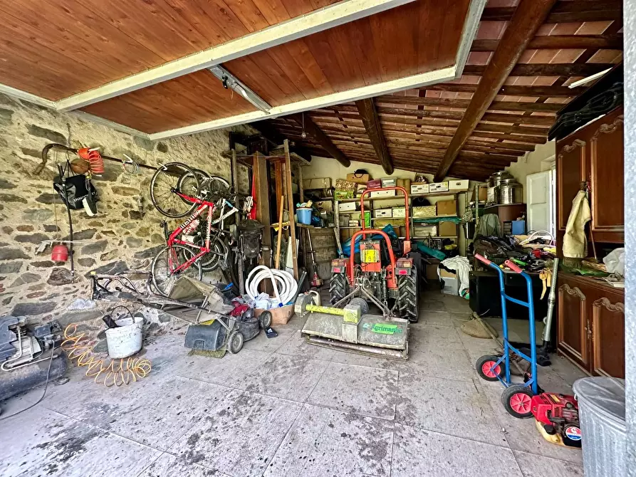 Immagine 35 di Rustico / casale in vendita  a Capannori