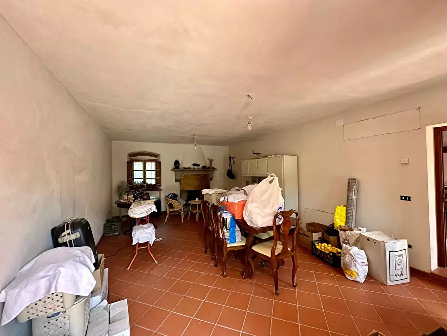Immagine 28 di Rustico / casale in vendita  a Capannori