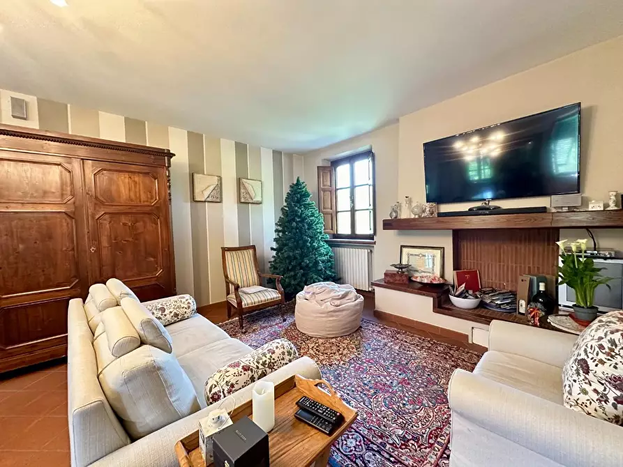 Immagine 9 di Rustico / casale in vendita  a Capannori