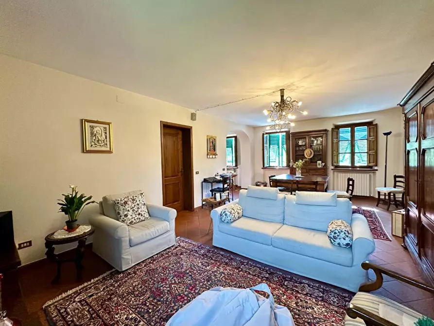 Immagine 39 di Rustico / casale in vendita  a Capannori