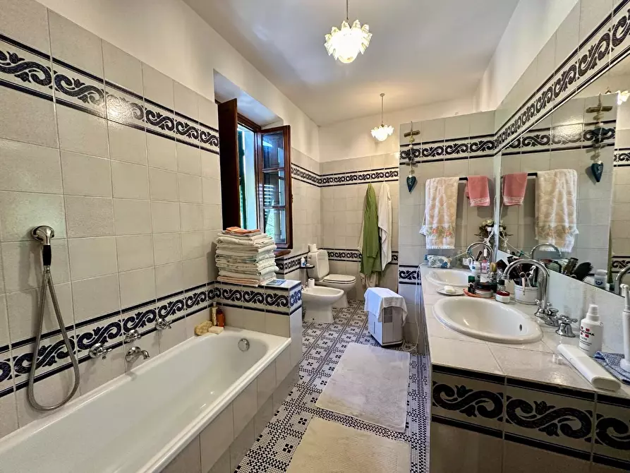 Immagine 50 di Rustico / casale in vendita  a Capannori