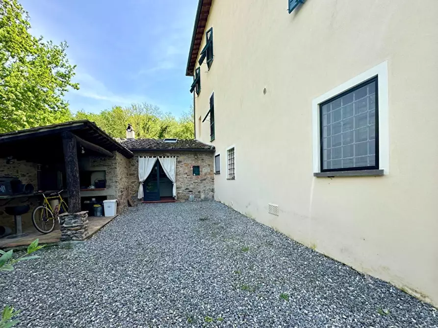 Immagine 54 di Rustico / casale in vendita  a Capannori