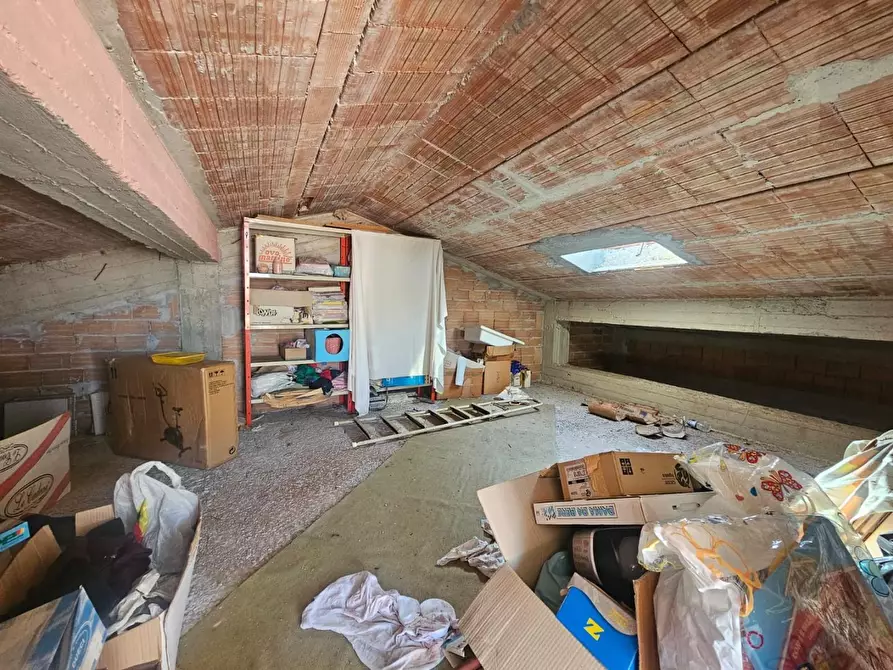 Immagine 29 di Villetta a schiera in vendita  a Vicopisano