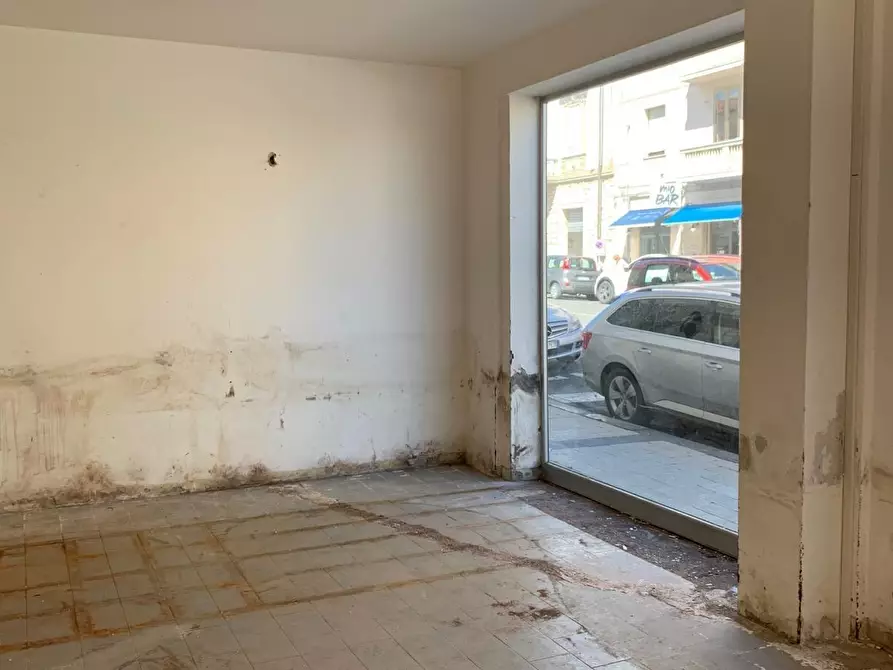 Immagine 6 di Locale commerciale in affitto  a Cecina