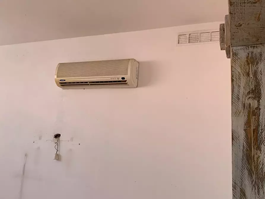 Immagine 11 di Locale commerciale in affitto  a Cecina