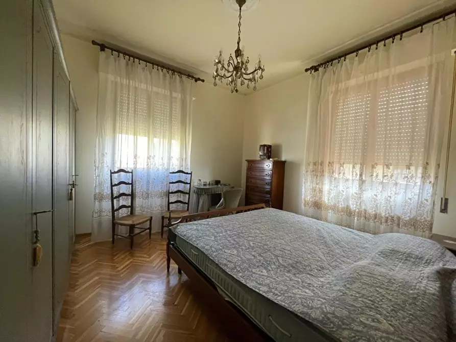 Immagine 1 di Appartamento in vendita  a Lucca