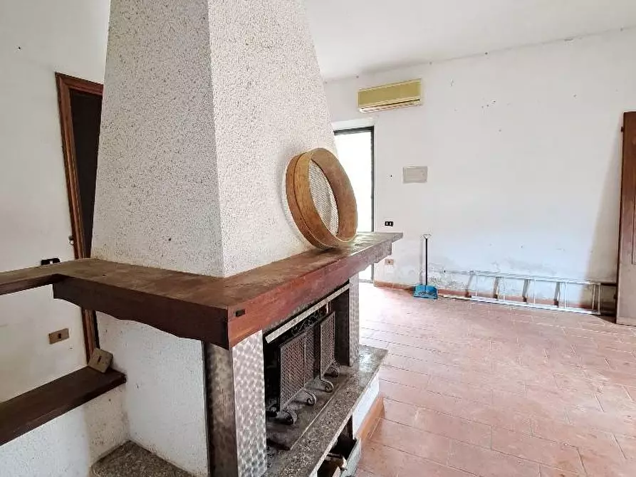 Immagine 10 di Villa in vendita  a Calci