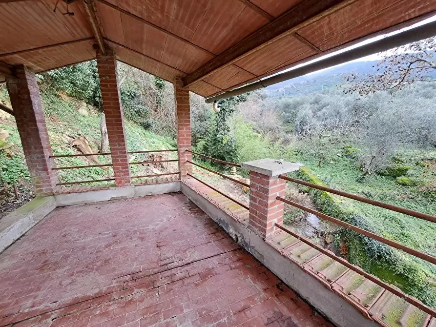 Immagine 26 di Villa in vendita  a Calci