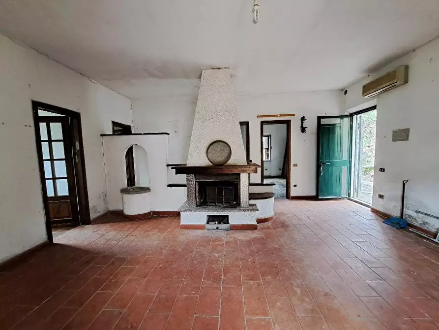 Immagine 12 di Villa in vendita  a Calci