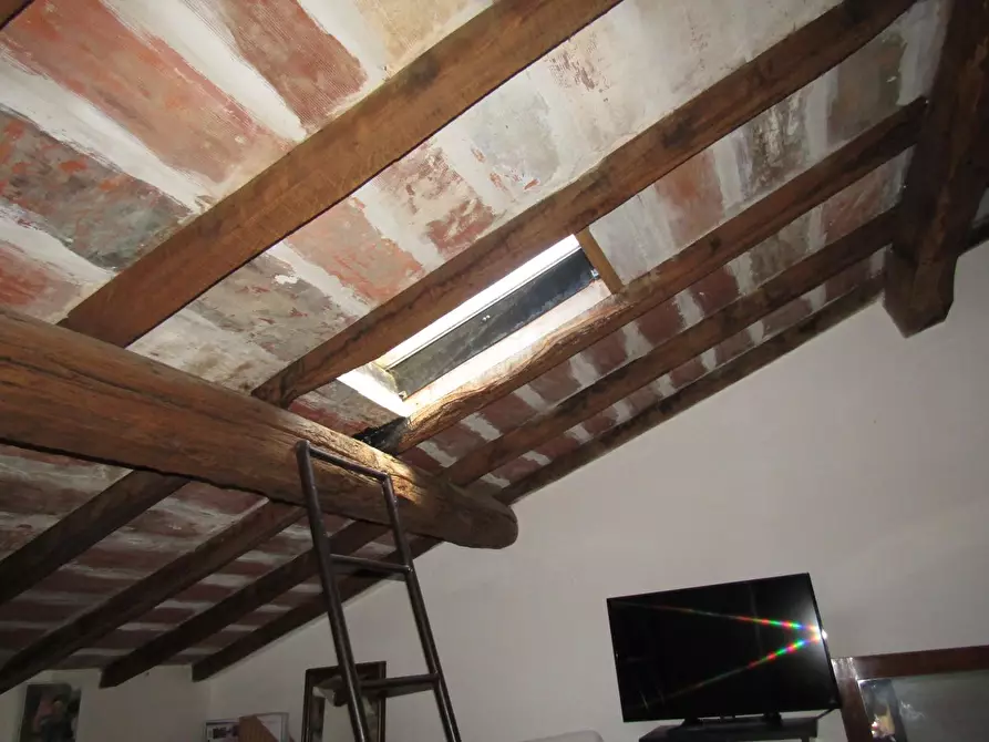 Immagine 10 di Villetta a schiera in vendita  a Carrara