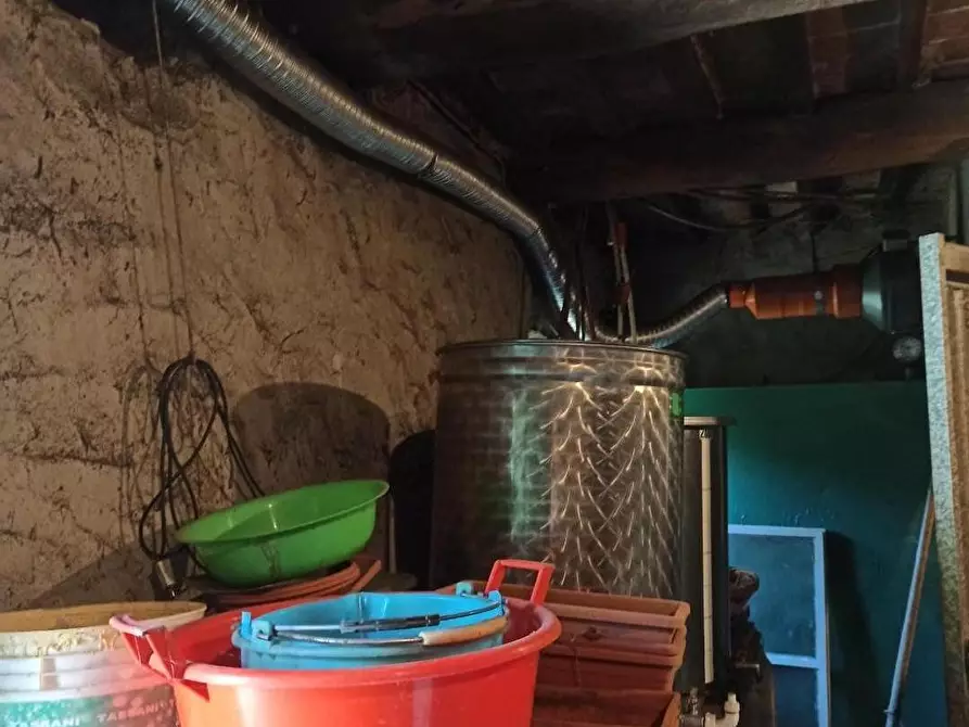 Immagine 35 di Casa semindipendente in vendita  a Lucca