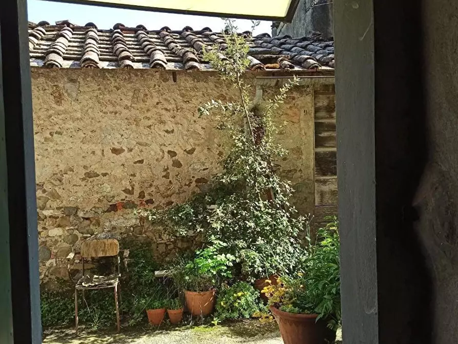 Immagine 34 di Casa semindipendente in vendita  a Lucca