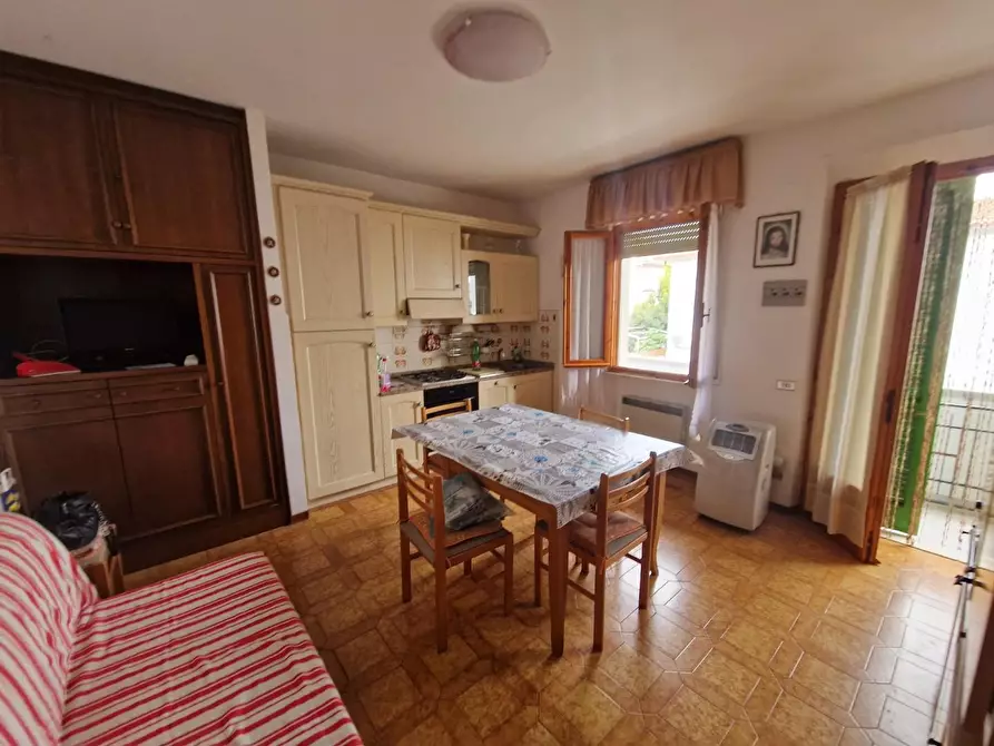 Immagine 4 di Appartamento in vendita  a Rosignano Marittimo