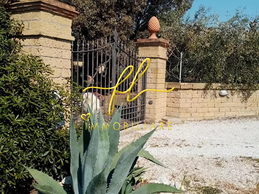 Immagine 1 di Villa in vendita  a Piombino