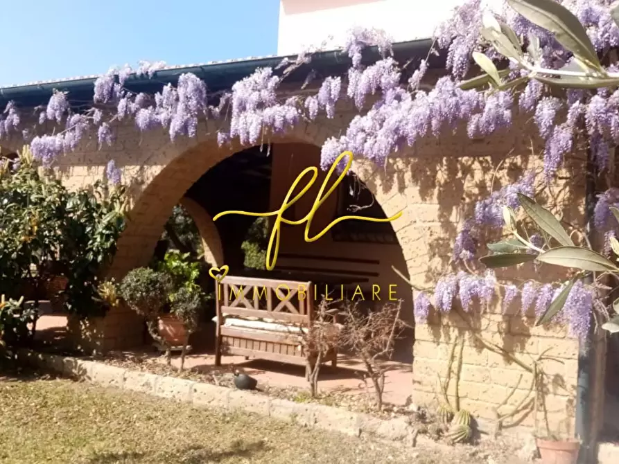 Immagine 4 di Villa in vendita  a Piombino