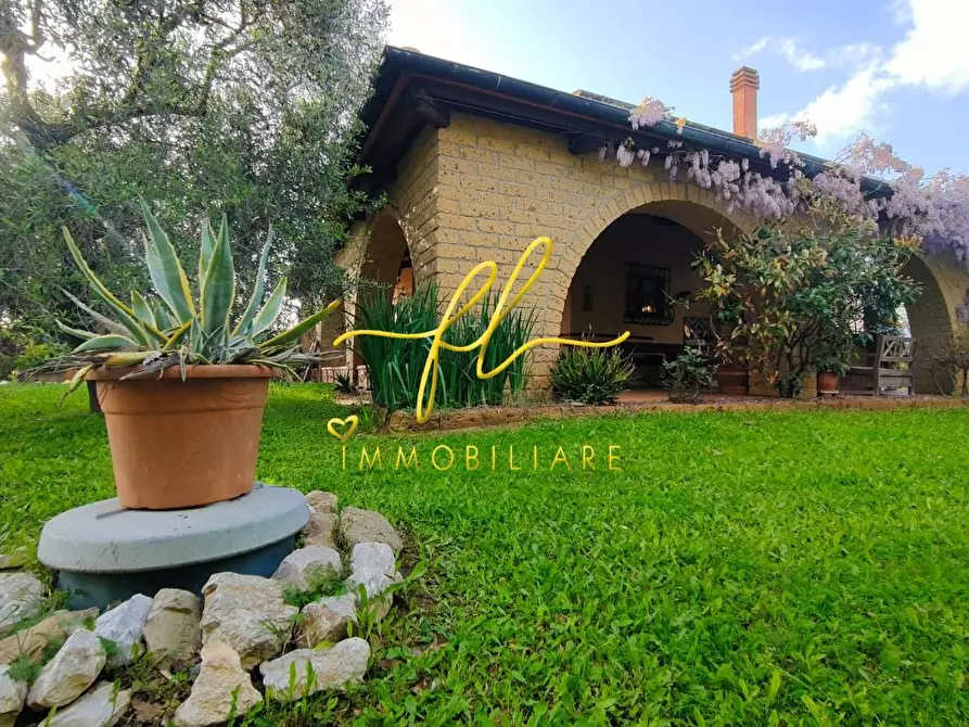 Immagine 42 di Villa in vendita  a Piombino