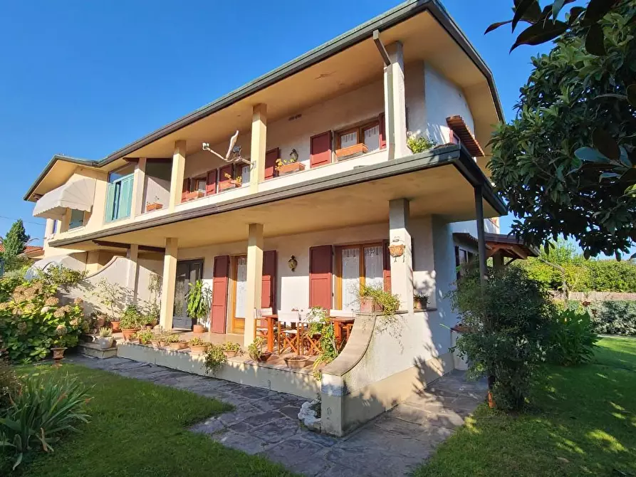 Immagine 3 di Casa bifamiliare in vendita  a Forte Dei Marmi